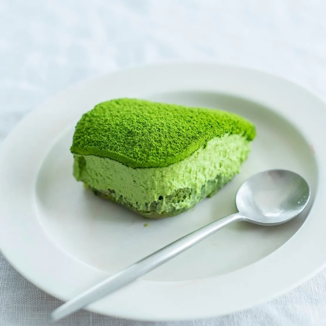 大きな抹茶のティラミス